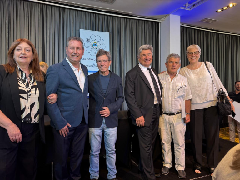 Acompañamos el reconocimiento a los médicos del distrito IX